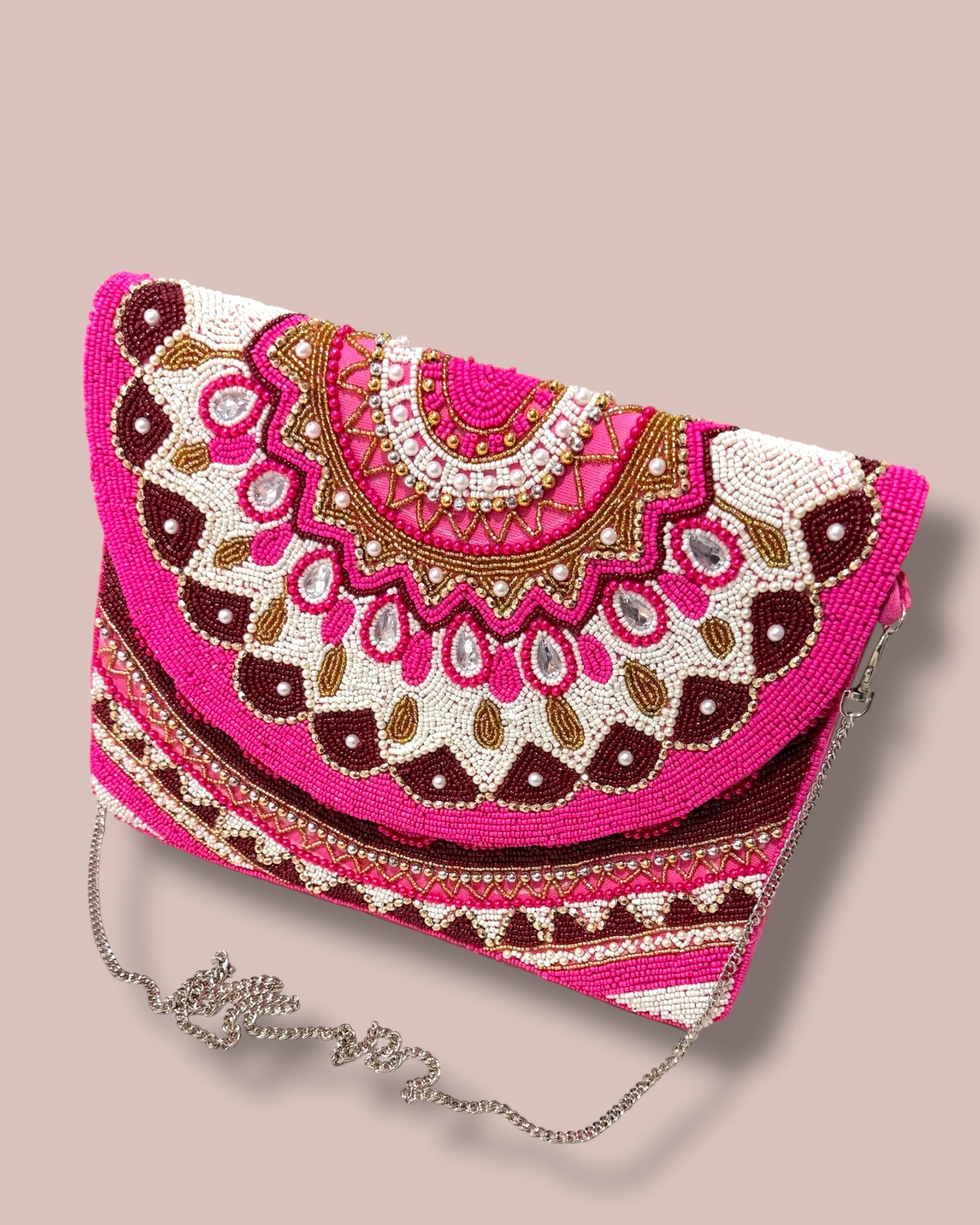 Aila عَيْلَة Envelope Bag