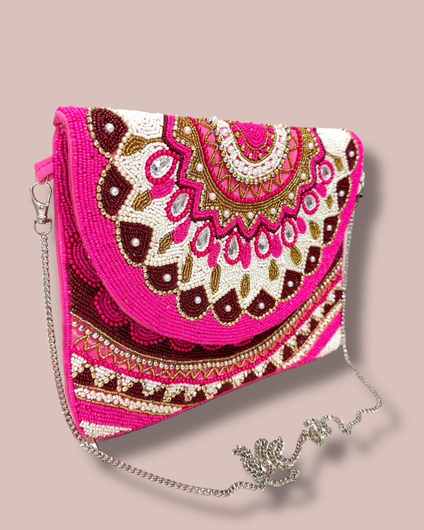 Aila عَيْلَة Envelope Bag