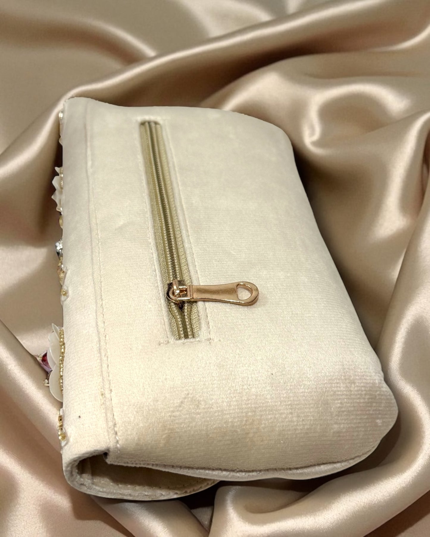 Azra عَذْراء Floral Bag in Cream