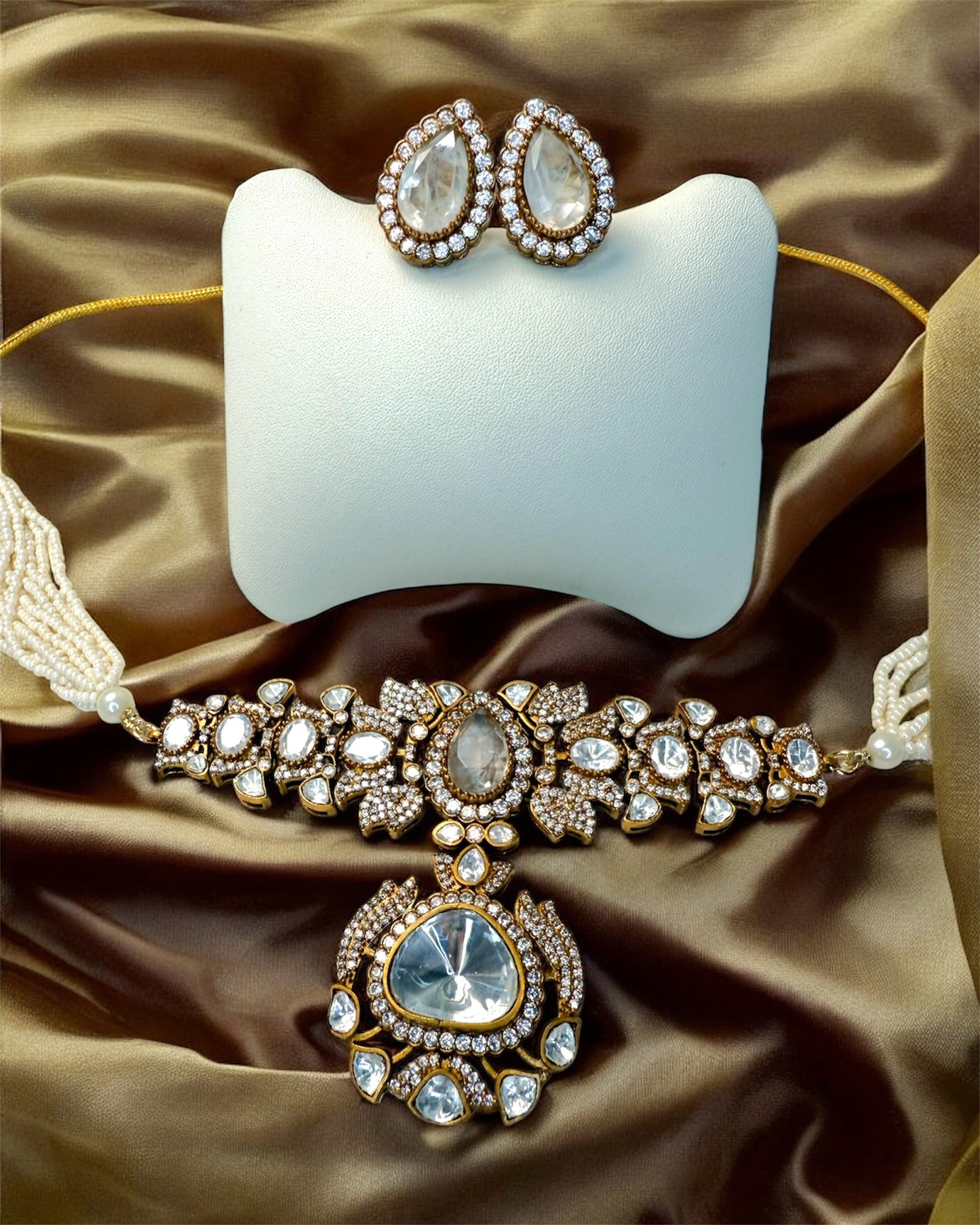 Sofia صوفيا Tyani Kundan Choker Set in Gold - 22k Gold Plated