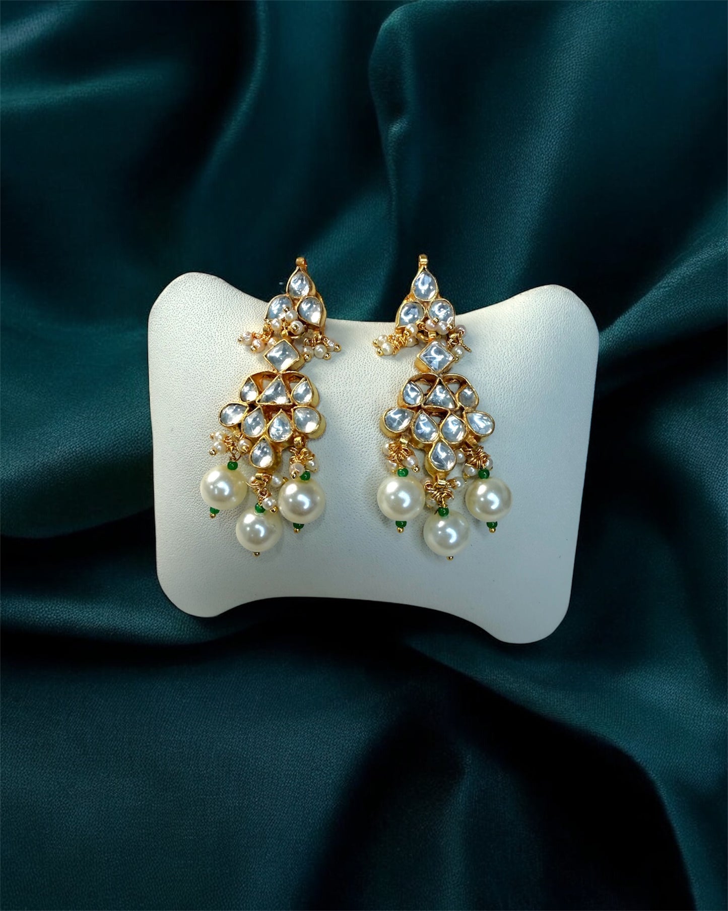 Qalb قلب Paachi Kundan Choker Set in Gold - 22k Gold Plated