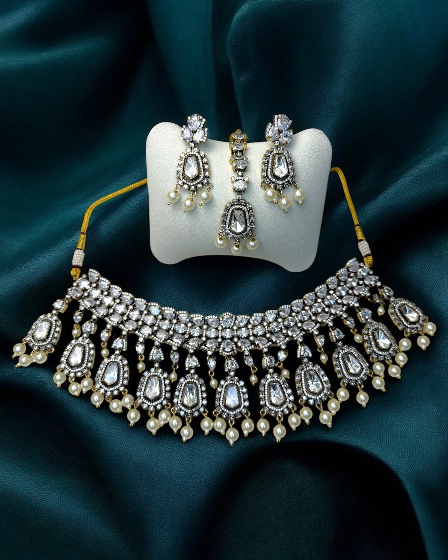Nazrah نَظْرَة Premium Kundan Necklace or Choker Set in Gold - 22k Gold Plated