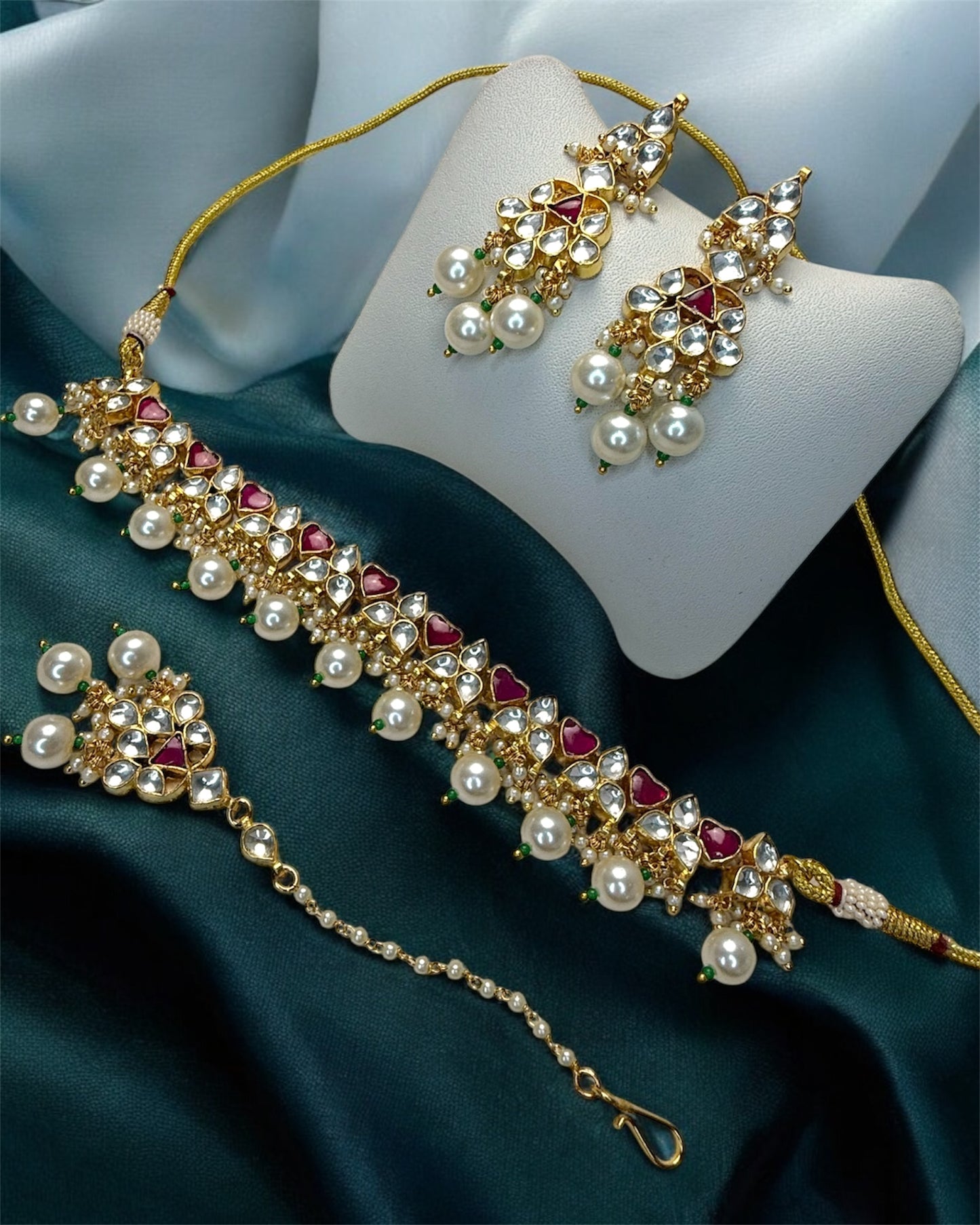 Qalb قلب Paachi Kundan Choker Set in Ruby - 22k Gold Plated