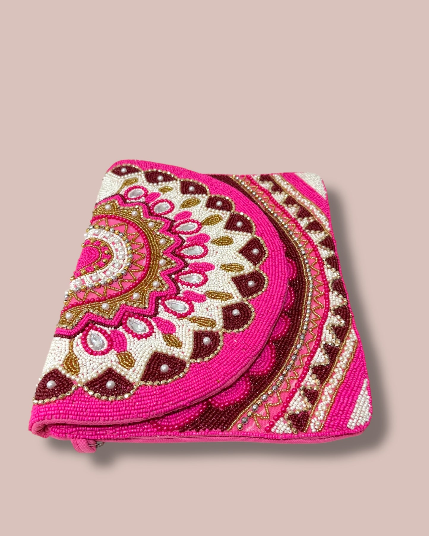Aila عَيْلَة Envelope Bag