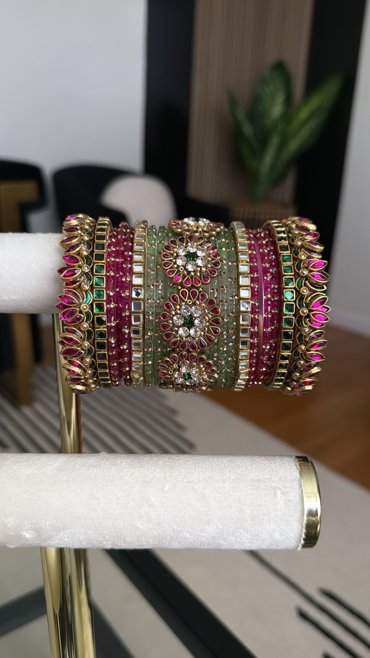 Vaishali वैशाली Handmade Bridal Glass Bangles in Hot Pink & Green