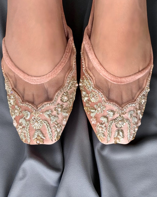 Marwa مروة Khussay in Pink