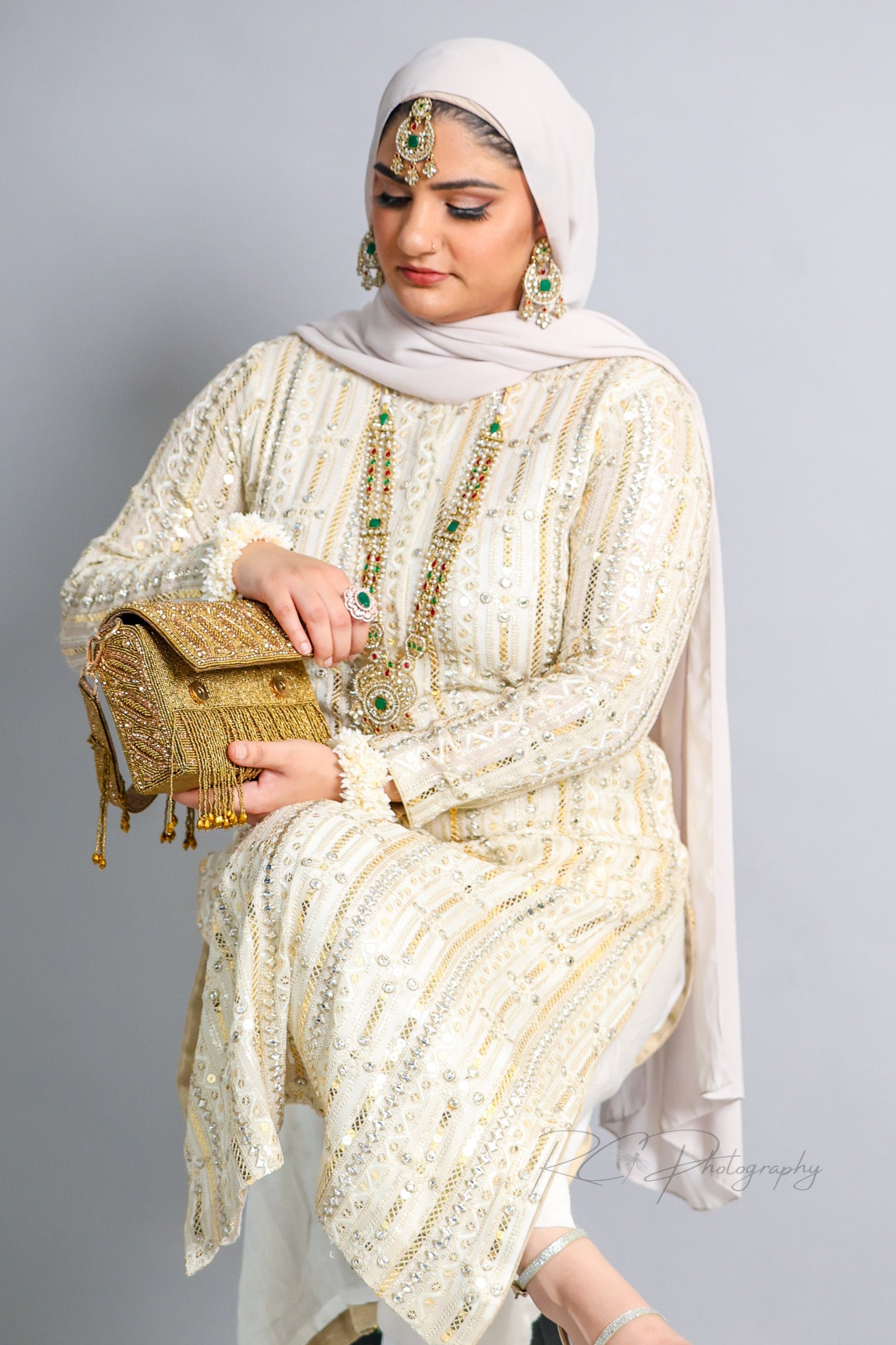 Madhuri माधुरी Antique Bag