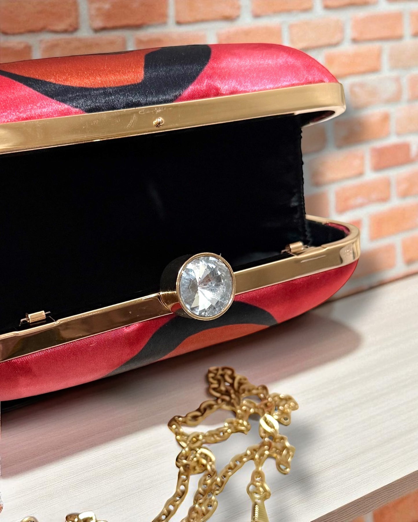 Dafa Ho دفع ہو Printed Clutch