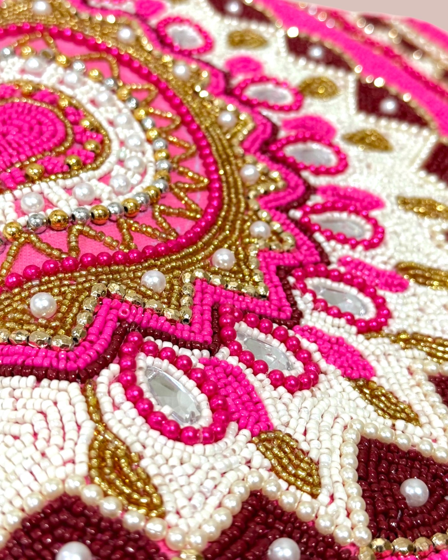 Aila عَيْلَة Envelope Bag