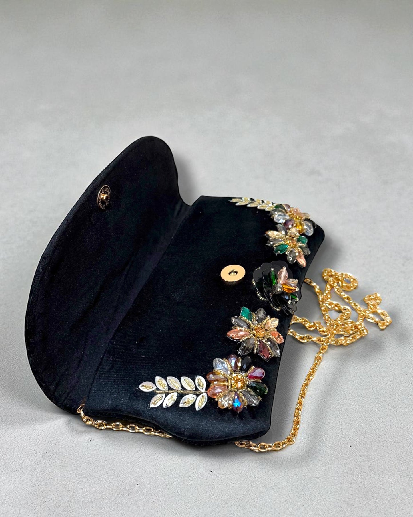 Azra عَذْراء Floral Bag in Black
