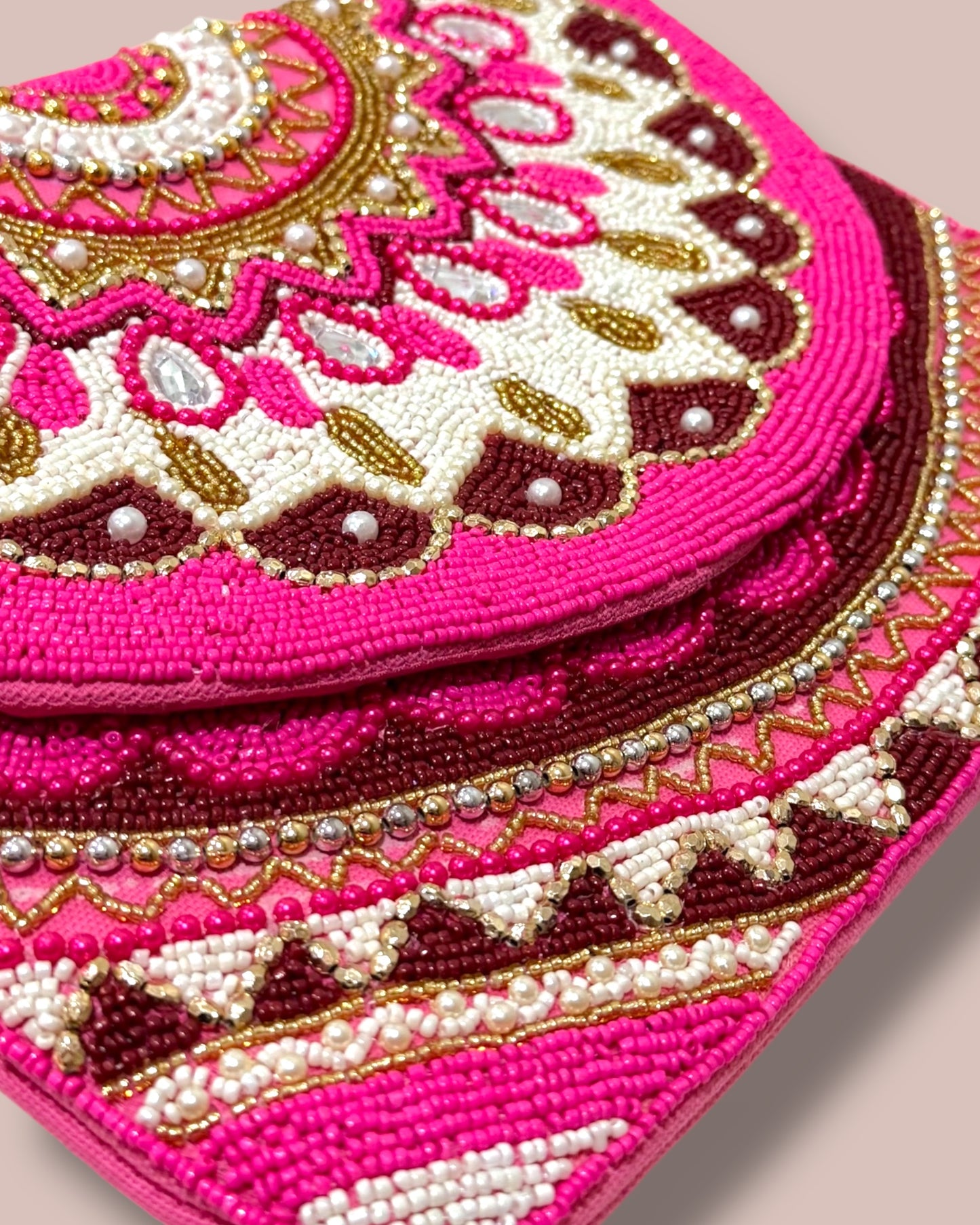 Aila عَيْلَة Envelope Bag