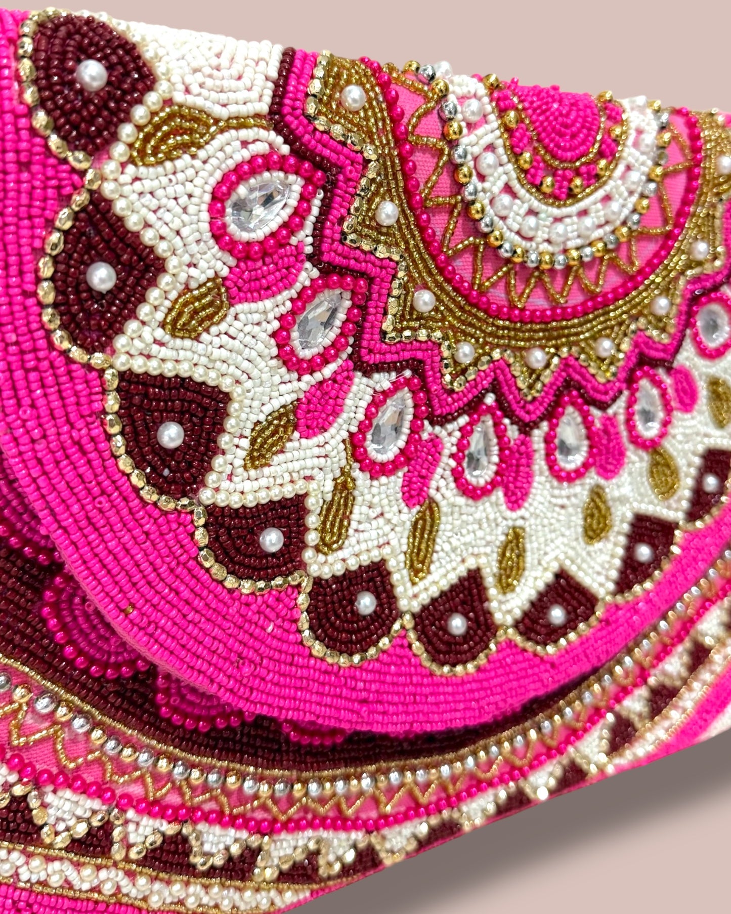 Aila عَيْلَة Envelope Bag