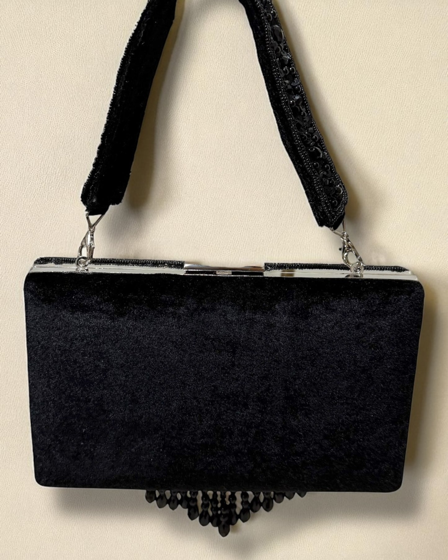 Amna آمنة Beaded Clutch in Black