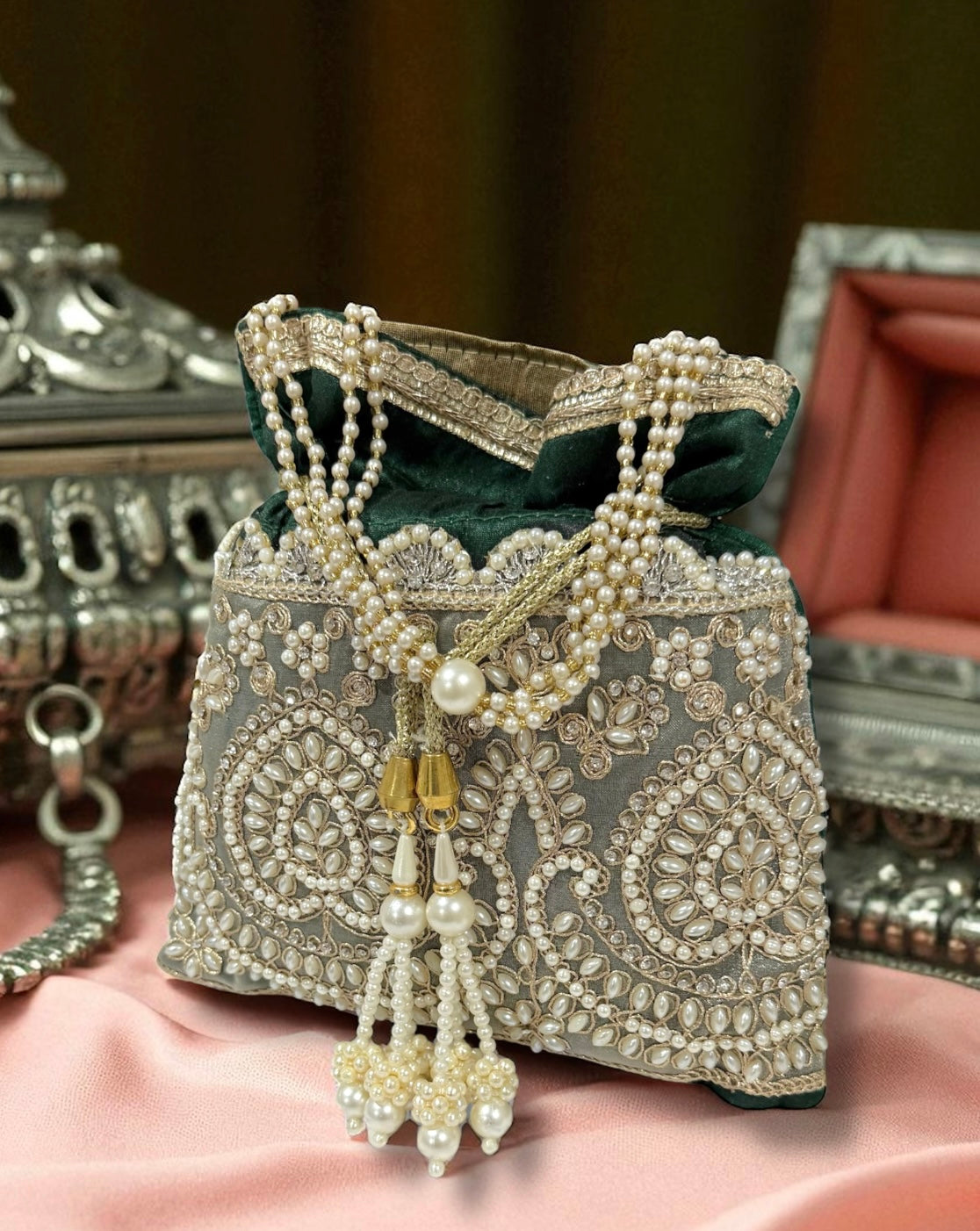 Salina سالينا Potli Bag in Green
