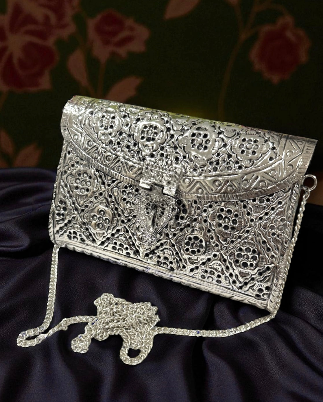 Nabeela نبيلة Brass Clutch