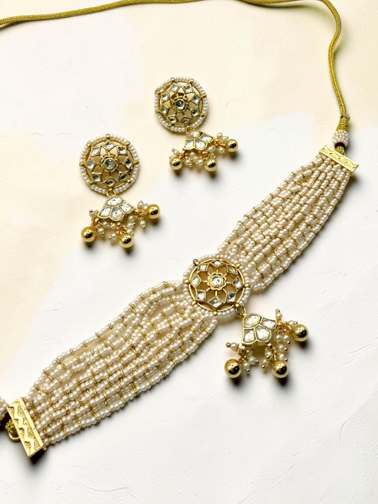 Siham سهام Paachi Kundan Choker Set in Gold - 22k Gold Plated