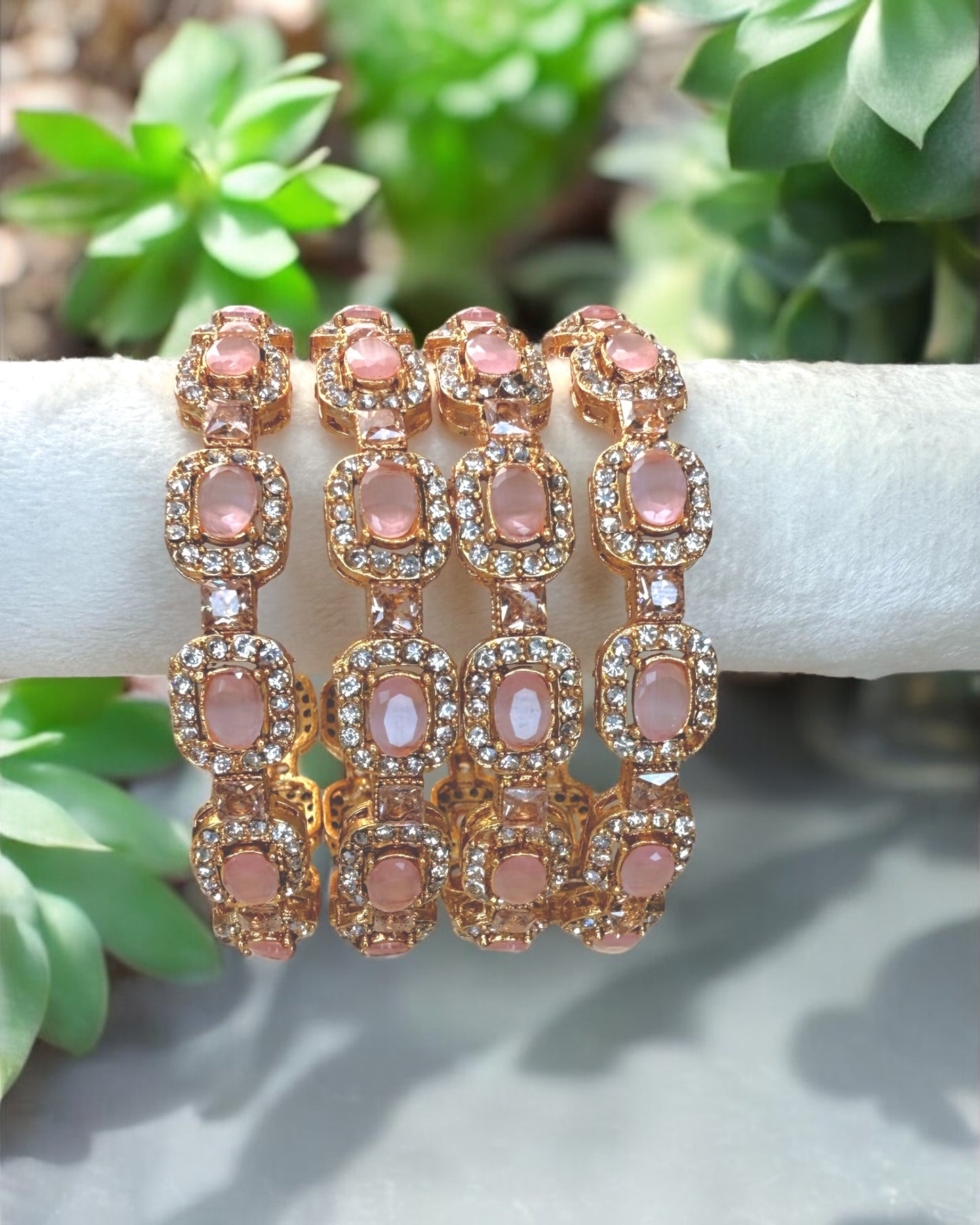 Ghazal غزل Naurathan Kare in Pink