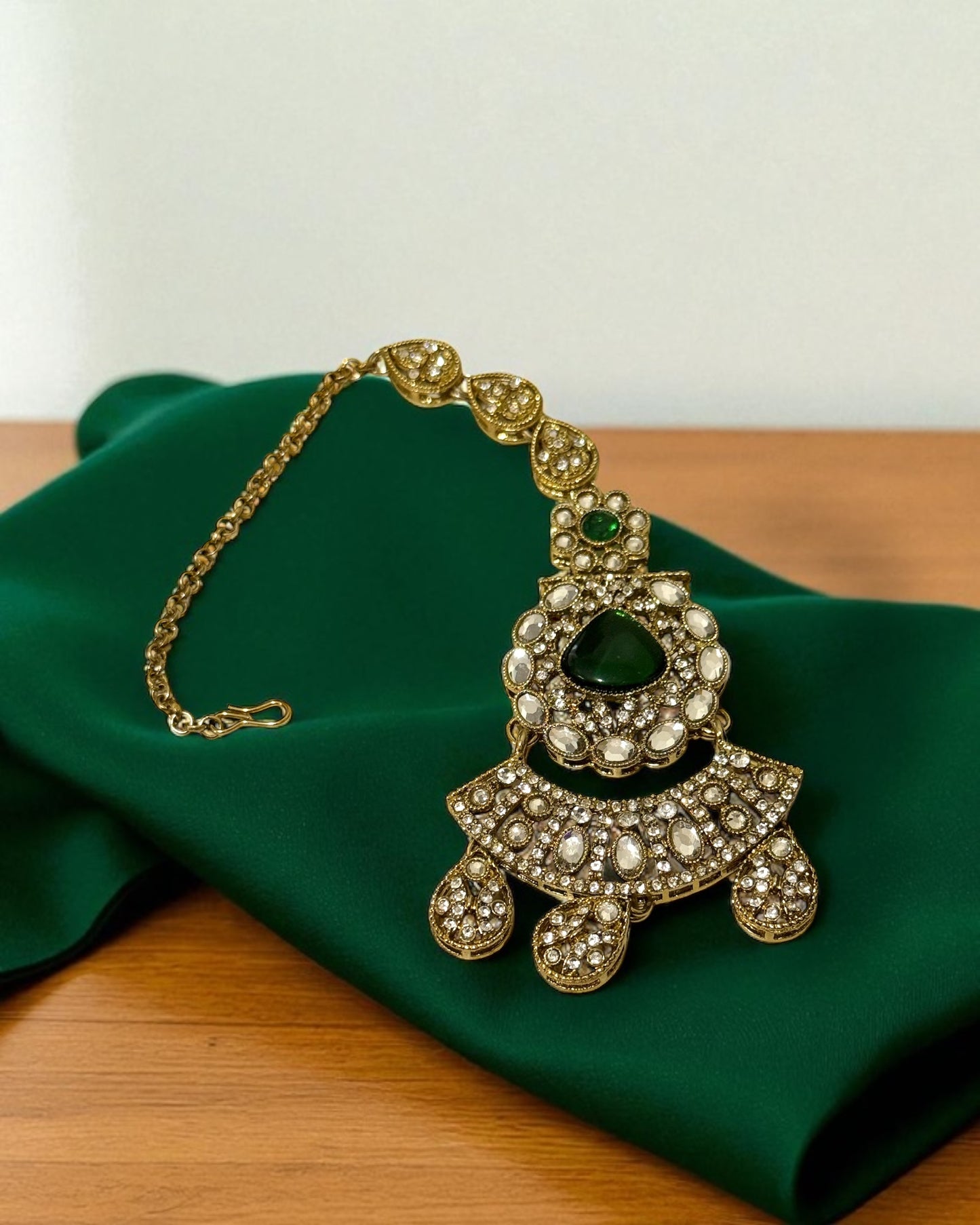 Rajeshwari राजेश्वरी Royal Mala Set in Green