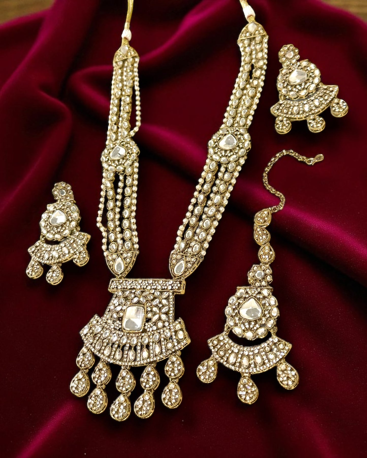Rajeshwari राजेश्वरी Royal Mala Set in White Gold