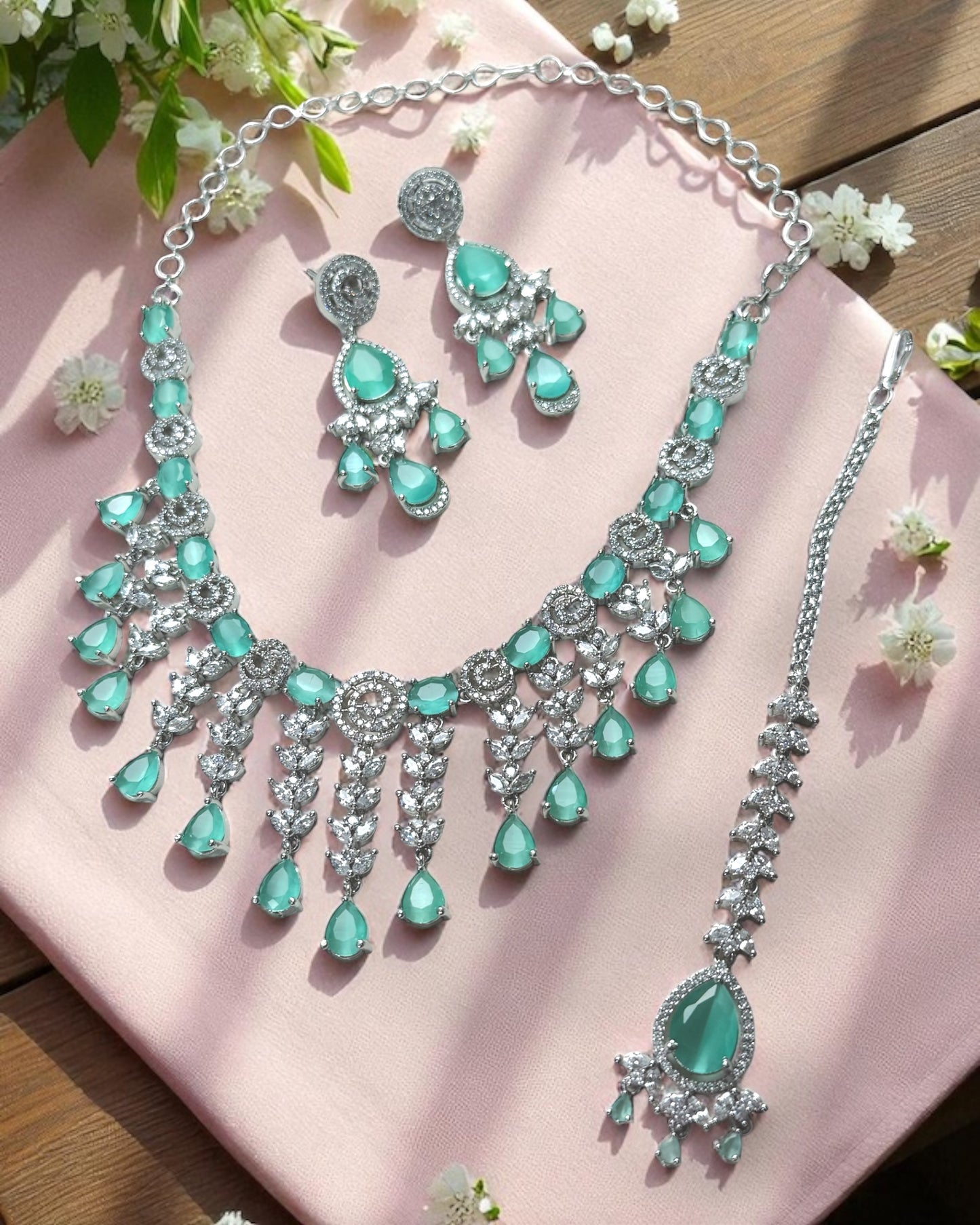 Nyra न्यरा American Diamond Set in Mint