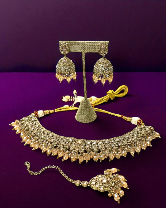 Amaira अमैरा Polki Set in Gold
