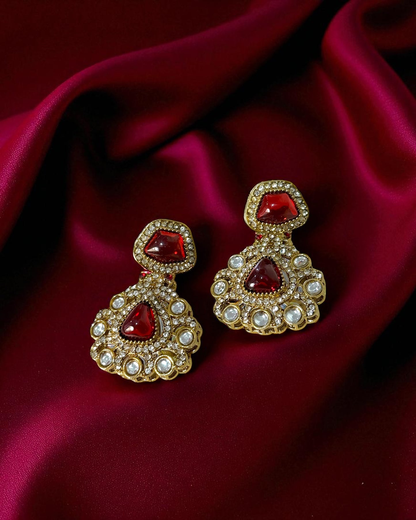 Kiara किआरा Kundan Earrings in Red