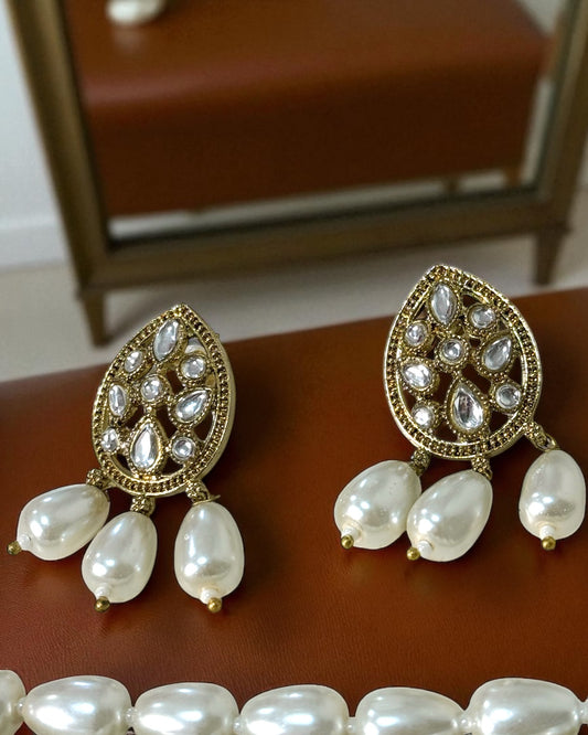 Ruhani रुहानी Pearl Choker Set