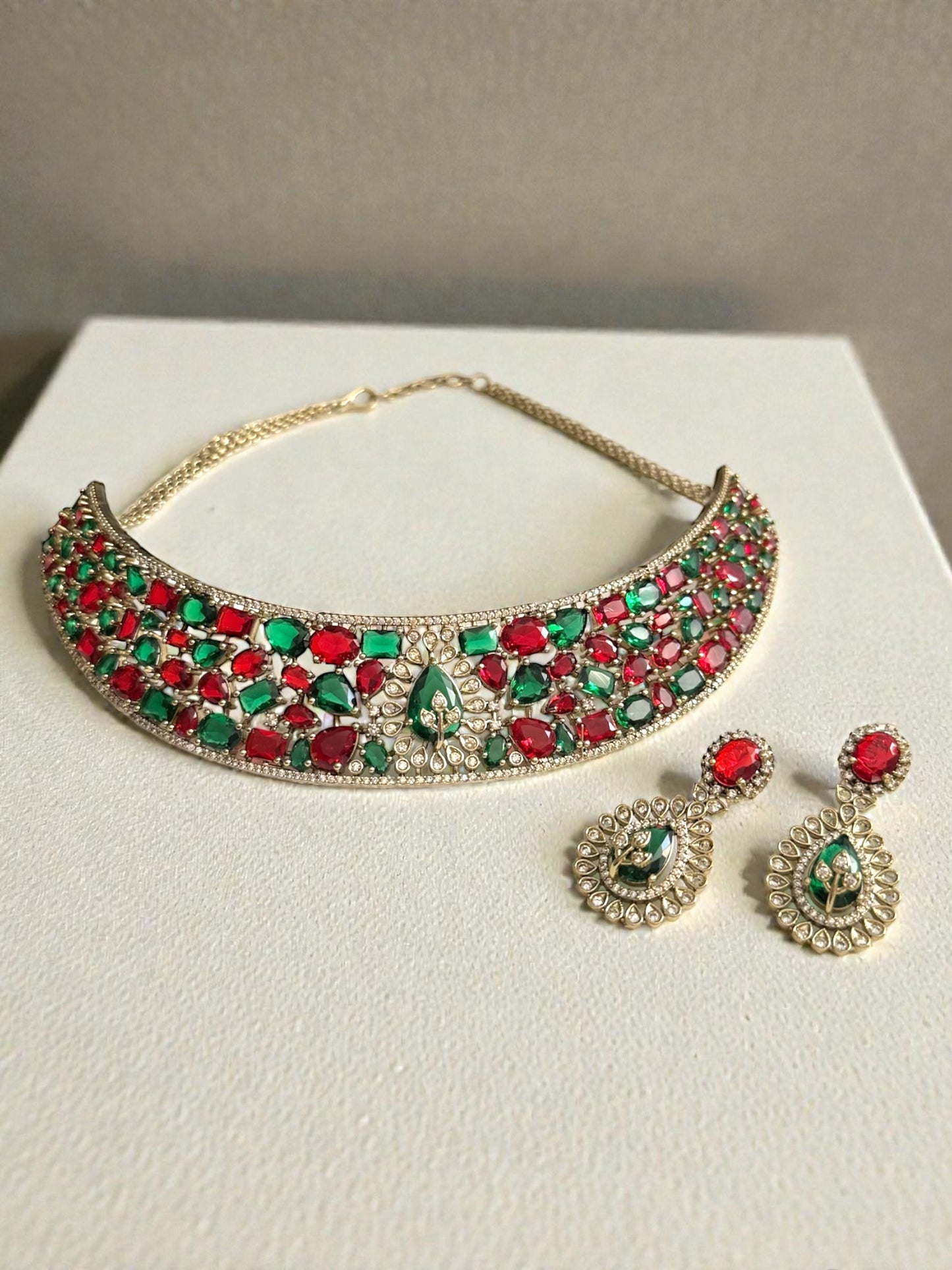 Rania رانية Stone Set in Red and Green