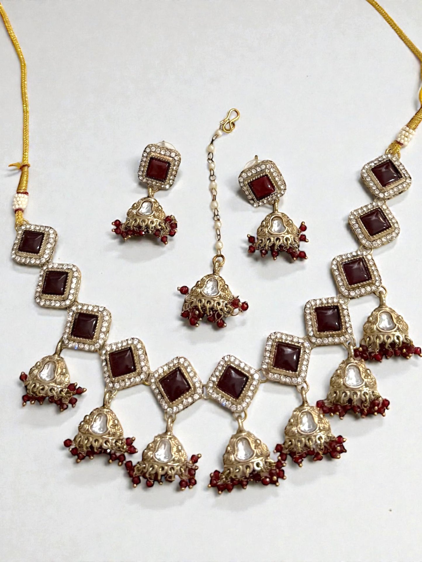 Tibae طيباي Fusion Set in Burgundy