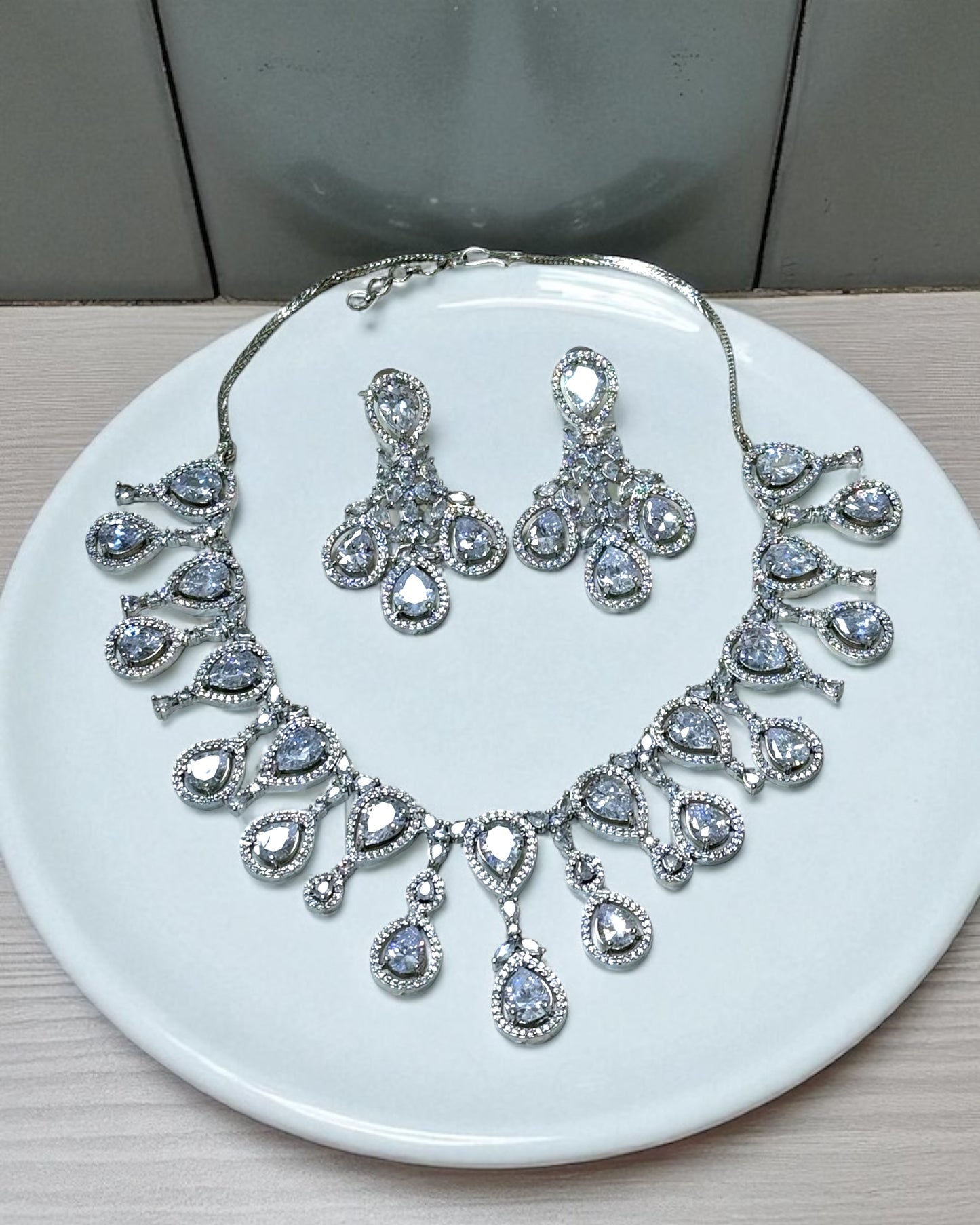 Dania دانية American Diamond Set in Silver