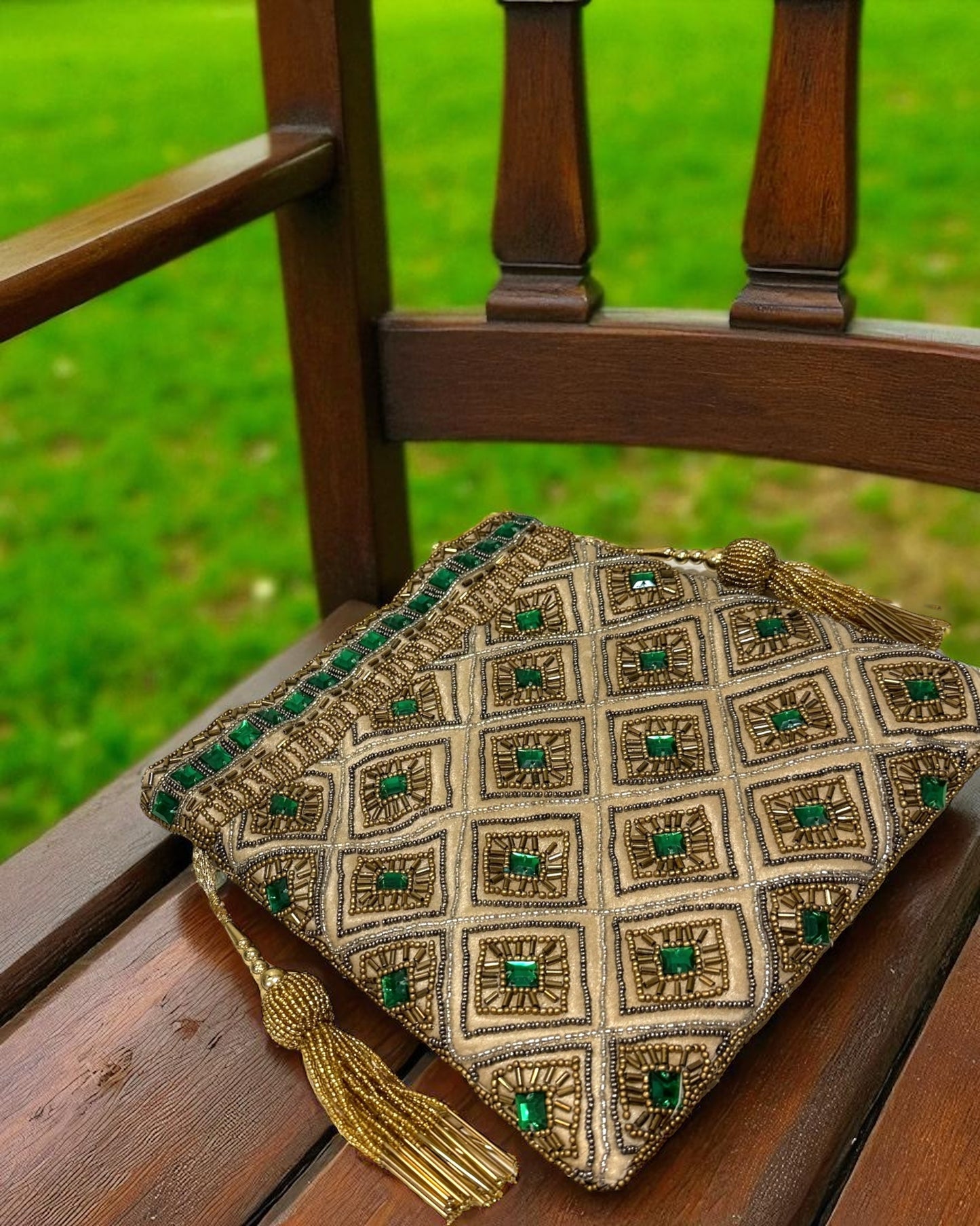 Fiza فِضَاء Potli Bag in Green