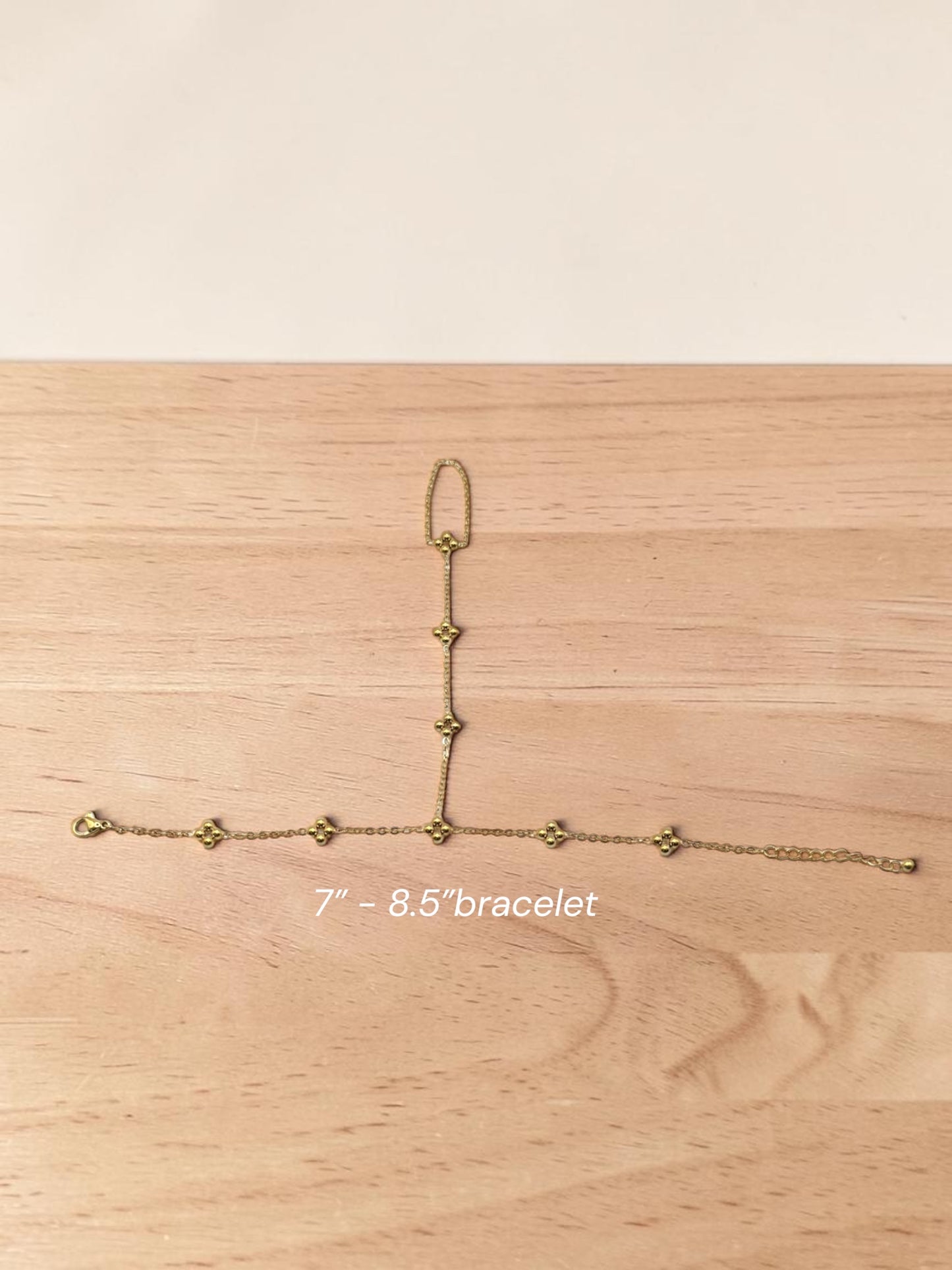 Henna حِنَّة Hand Chain in Gold - 18k Gold Plated and Stainless Steel