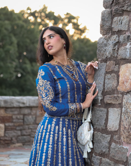 Sharada शारदा Shell Shaped Clutch in Off White