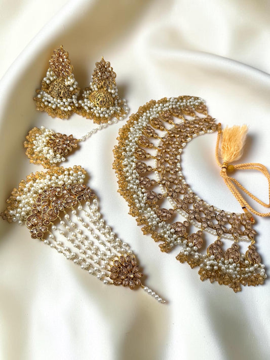 Manha منحة Premium Diamond Polki Bridal Set in Gold