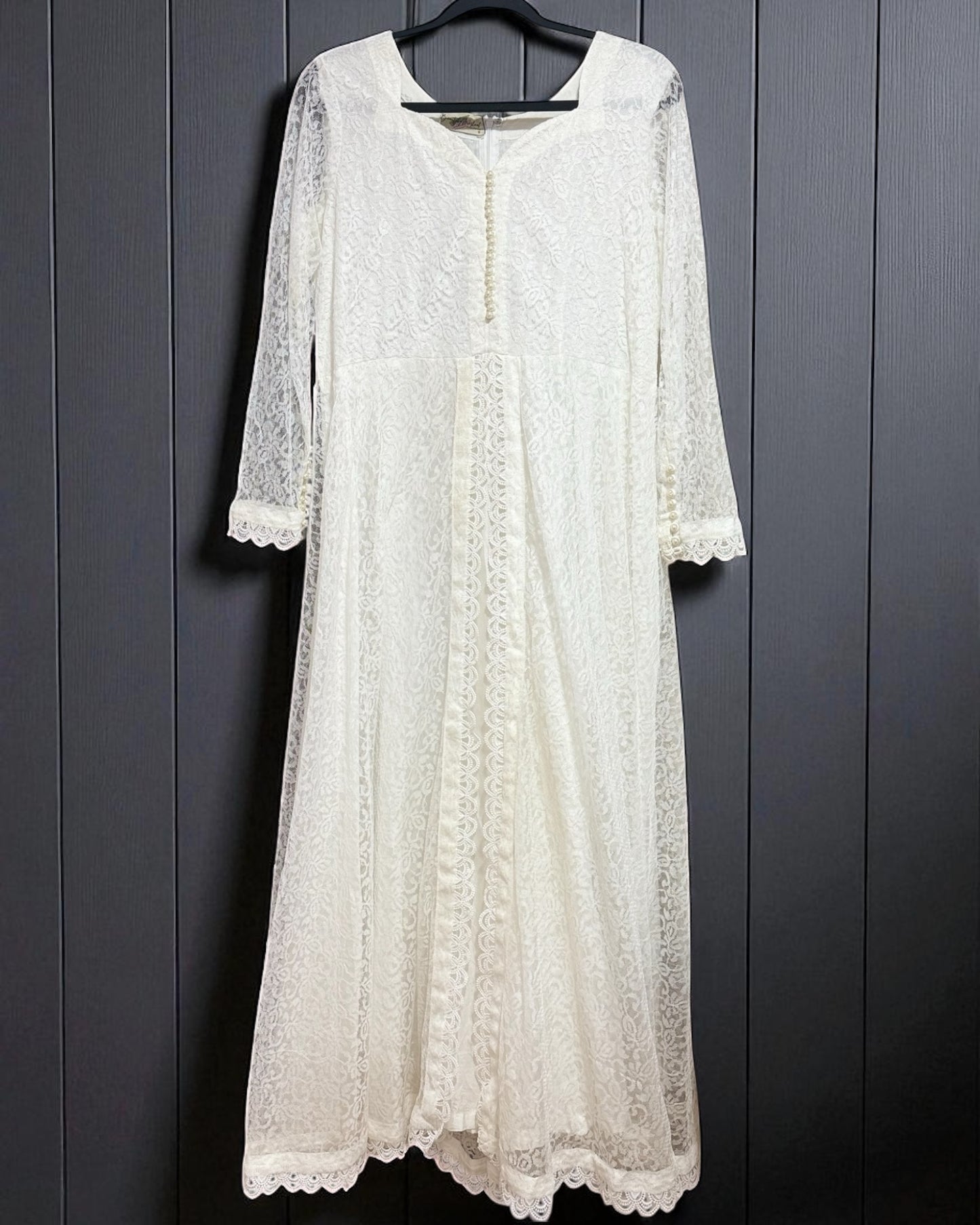 Bespoke Pari پری White Lace Anarkali