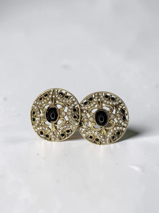 Shanvi शान्वी Studs in Black