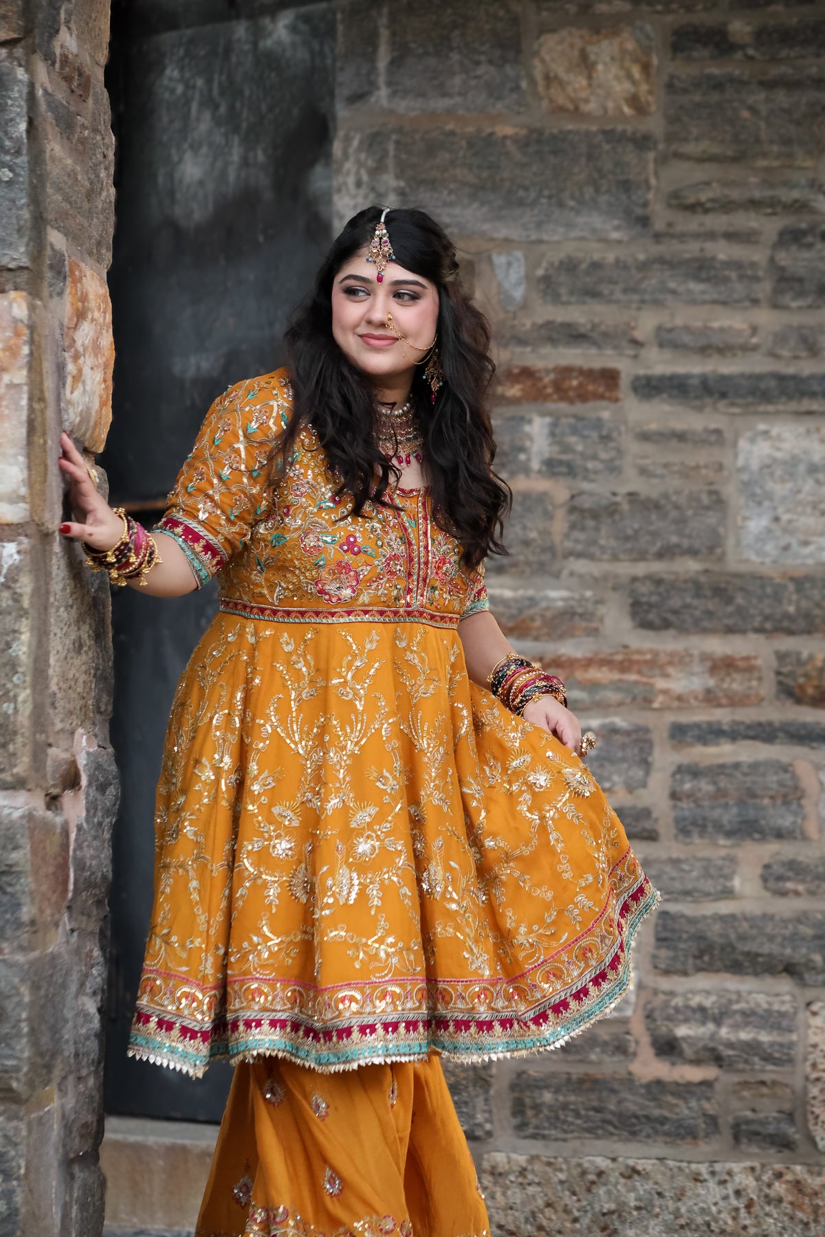 Husna حسنى Naurathan Bridal Set in Multicolor