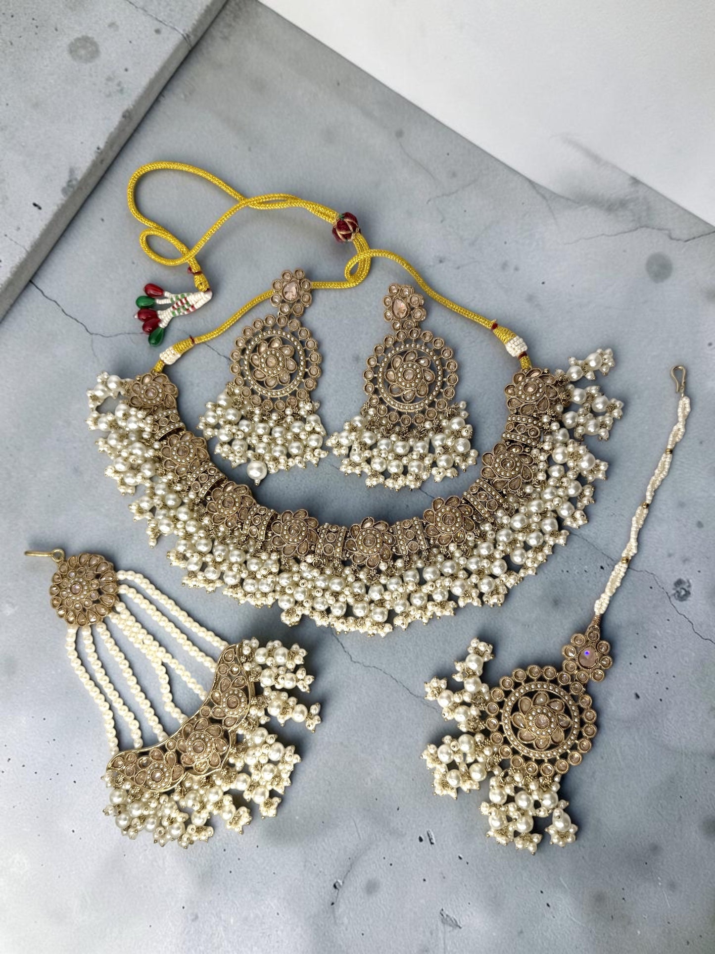 Hajar هاجر Polki Bridal Set in Gold