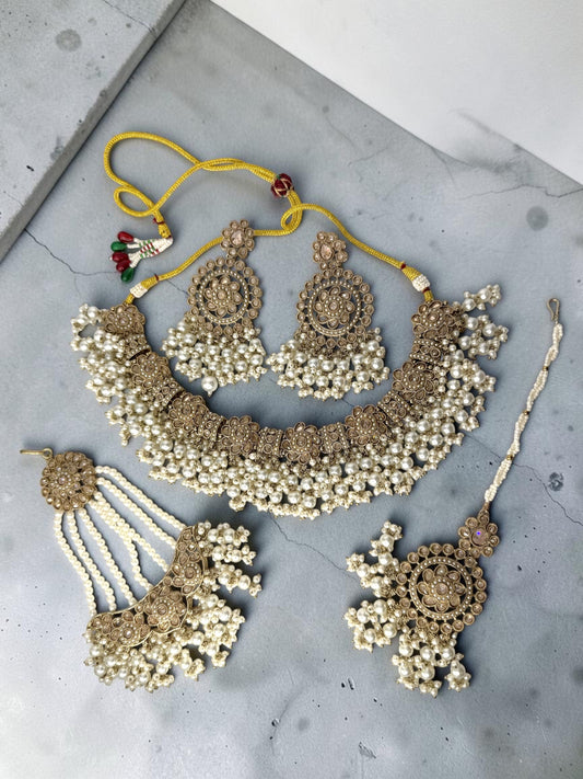 Hajar هاجر Polki Bridal Set in Gold