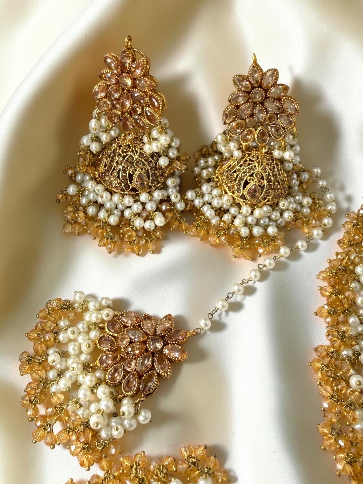 Manha منحة Premium Diamond Polki Bridal Set in Gold
