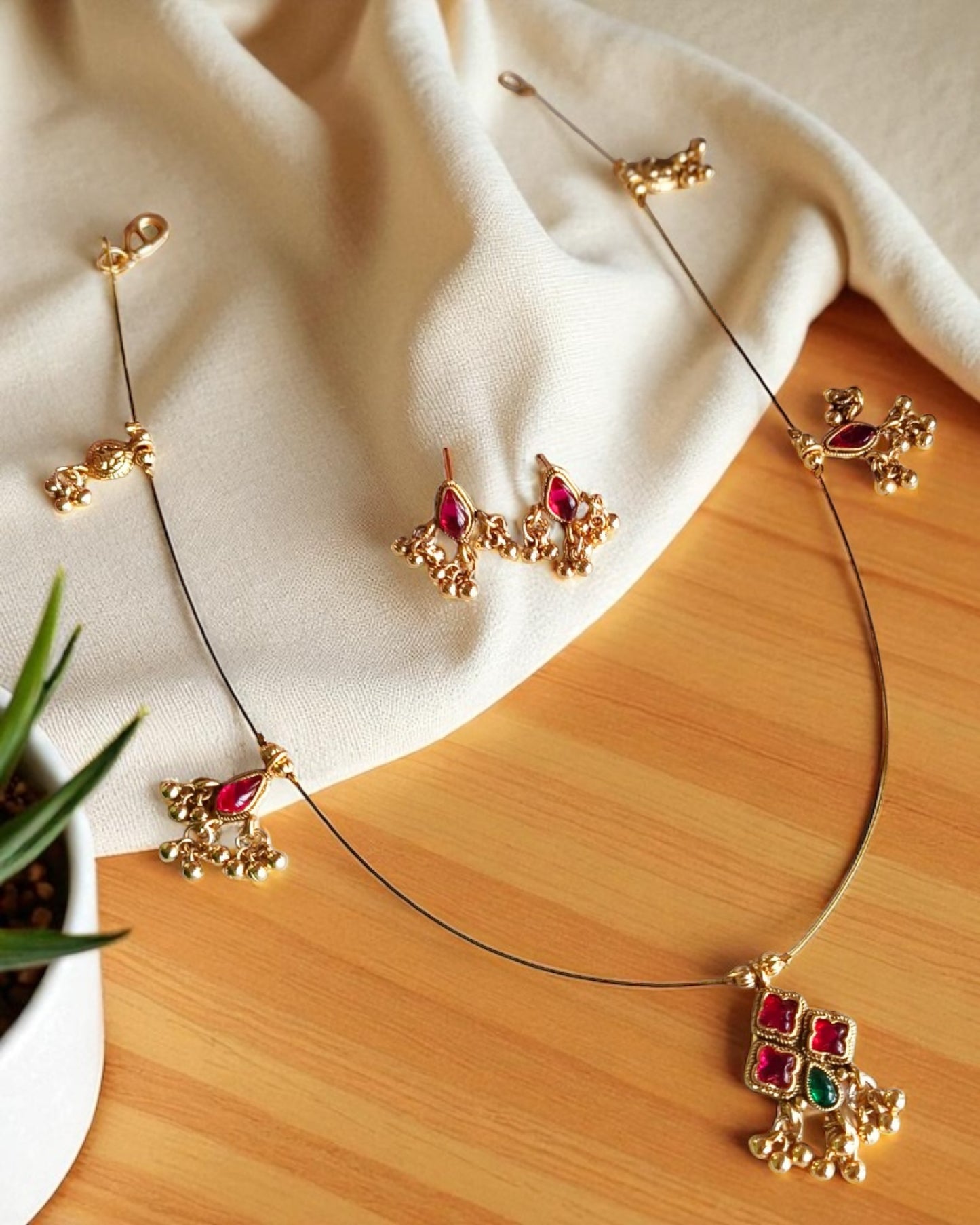 Dhivya दिव्या Invisible Kemp Set