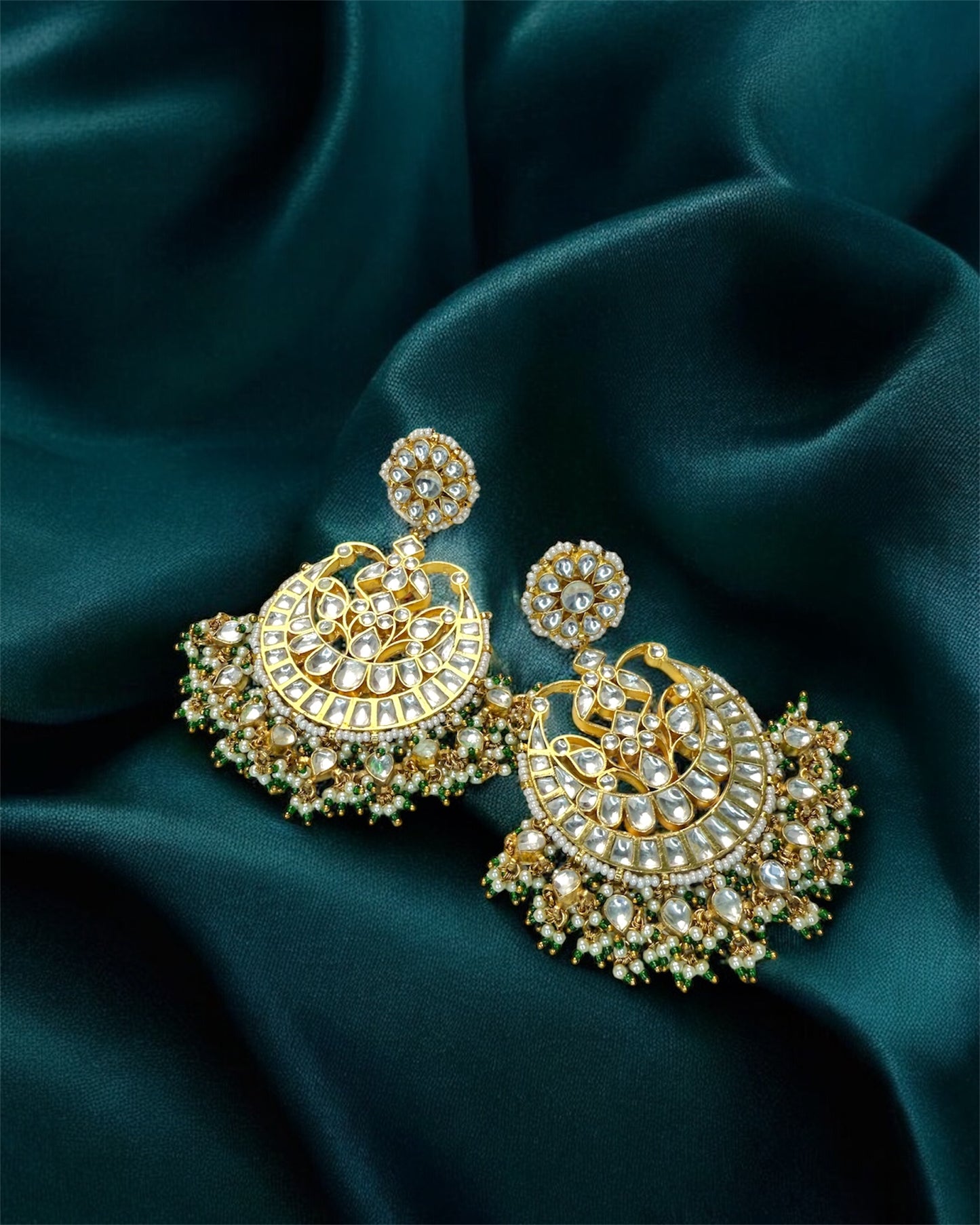 Zareen زرين Kundan Earring & Tika Set in Gold - 22k Gold Plated