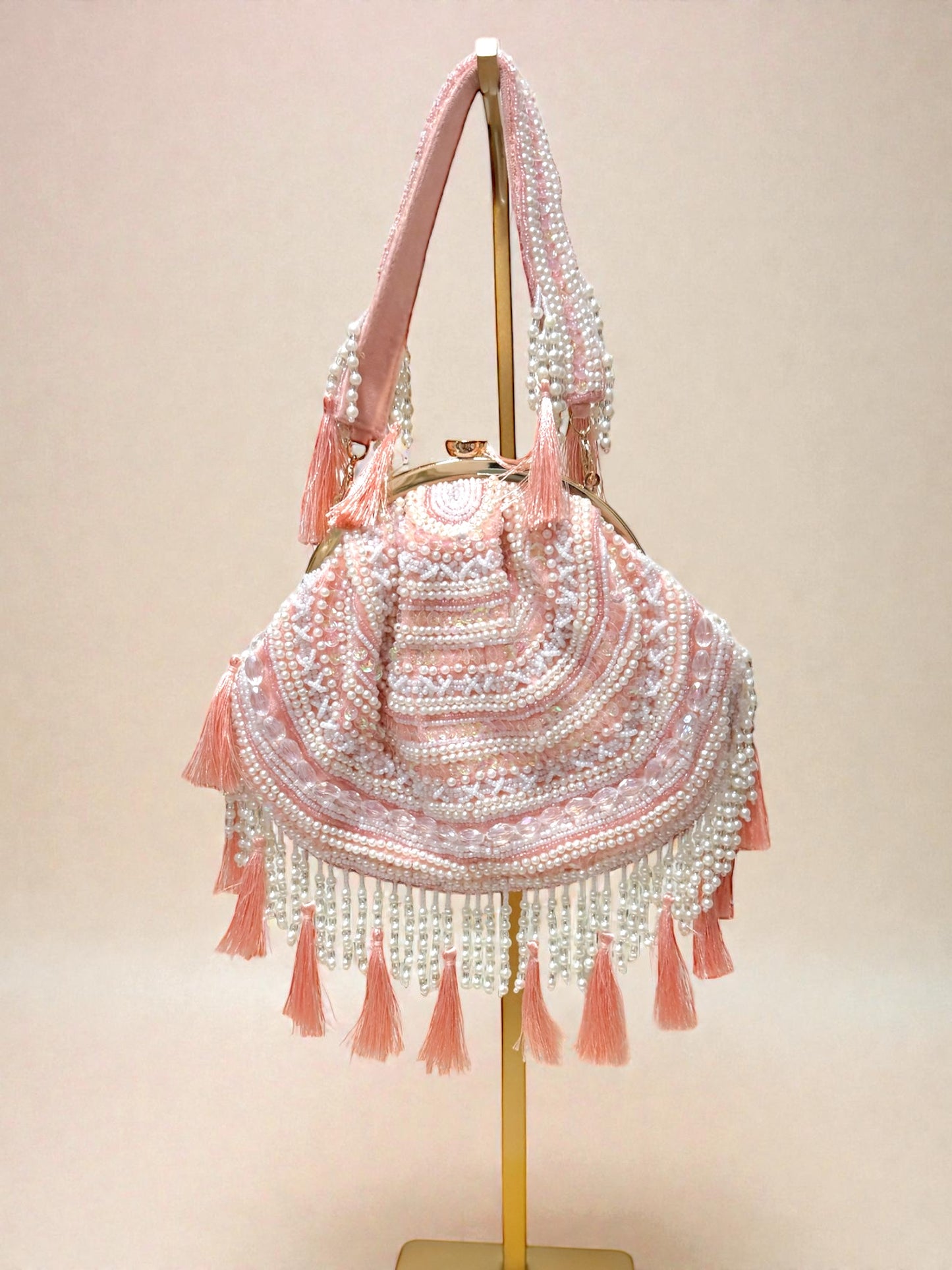 Sharada शारदा Shell Shaped Clutch in Pink