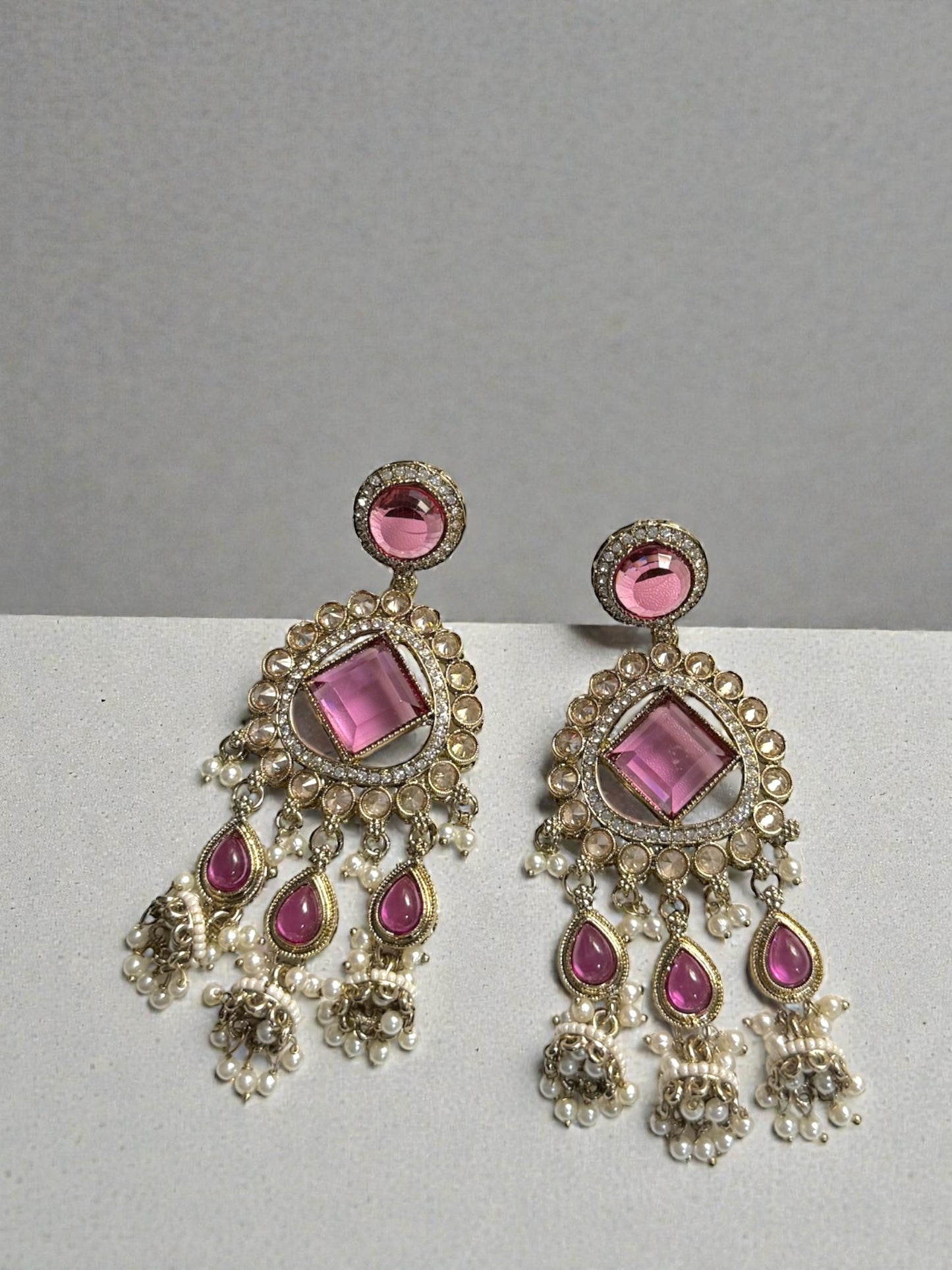 Iqra اقرأ Polki Earrings in a Mauve Magenta