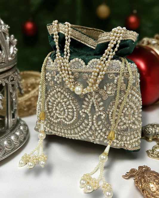 Salina سالينا Potli Bag in Green