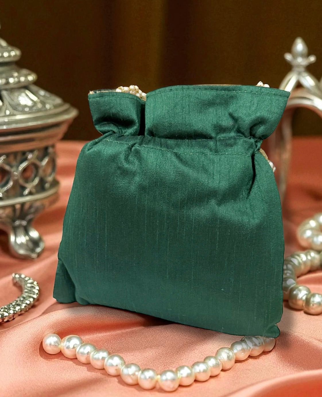 Salina سالينا Potli Bag in Green
