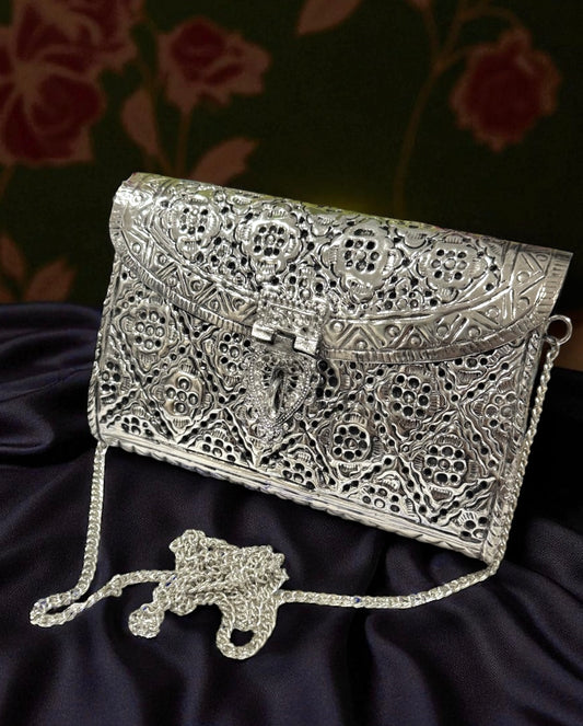 Nabeela نبيلة Brass Clutch