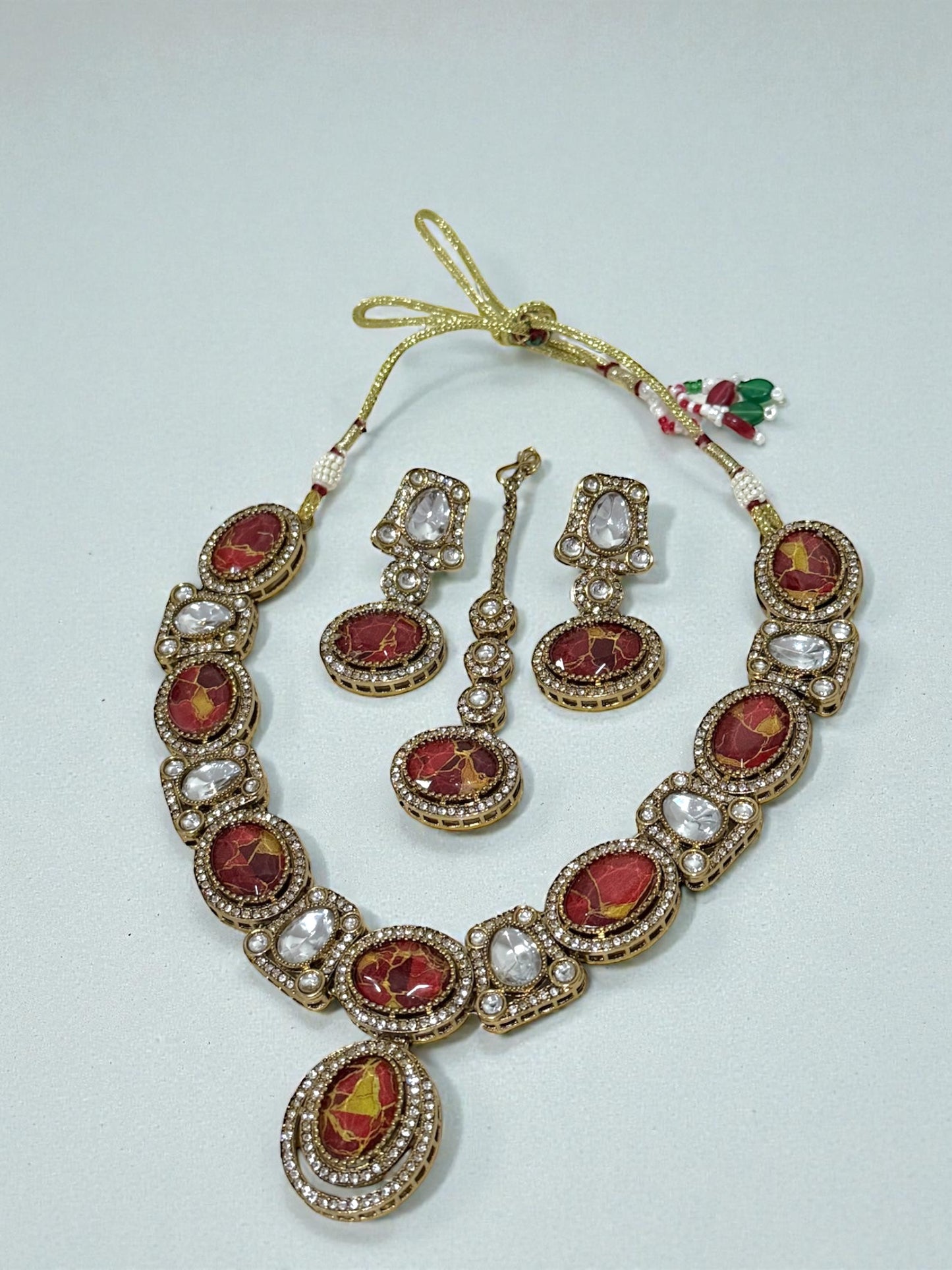 Arisha عریشہ Set in Red