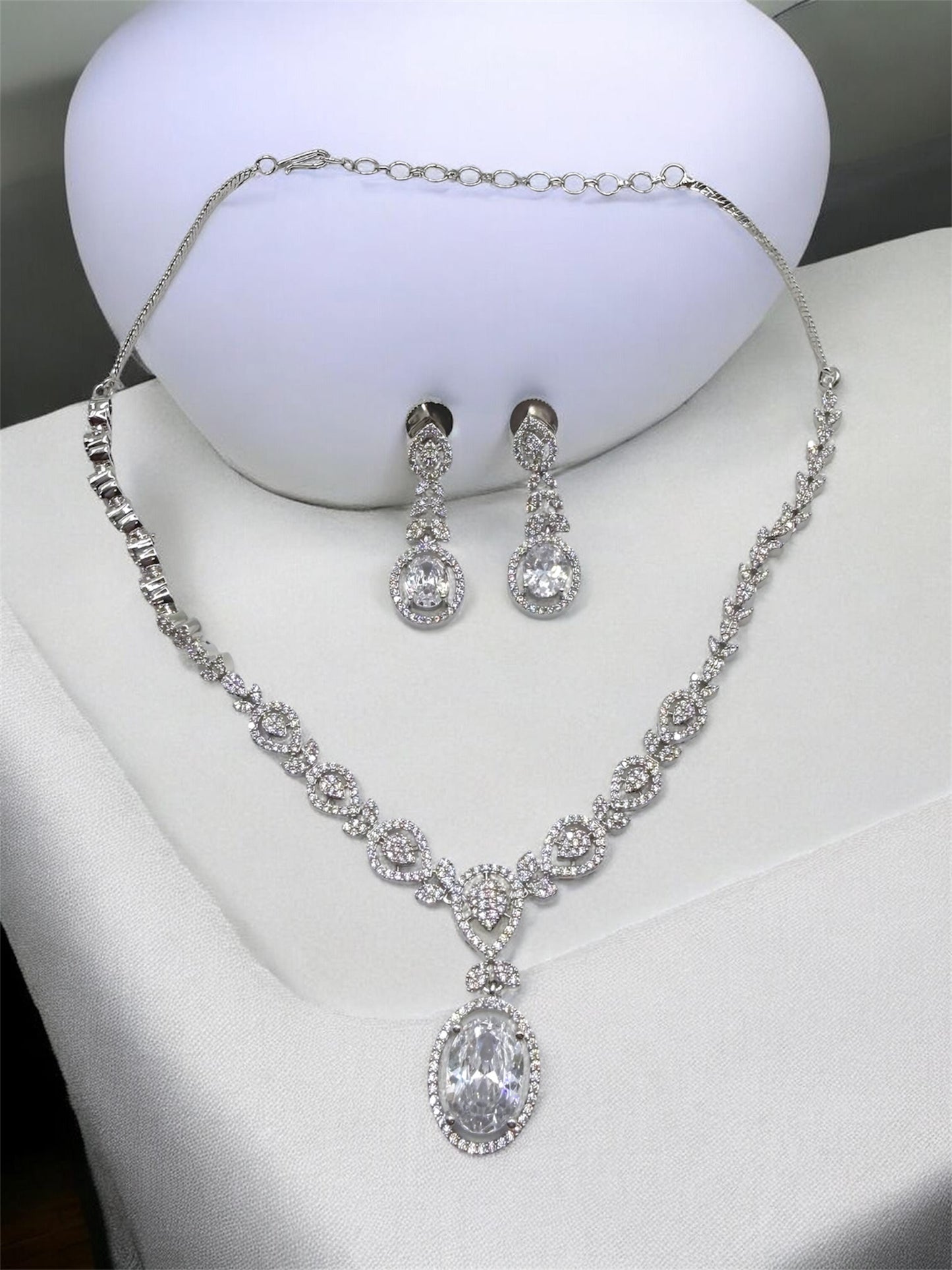 Joud جود American Diamond Set in Silver