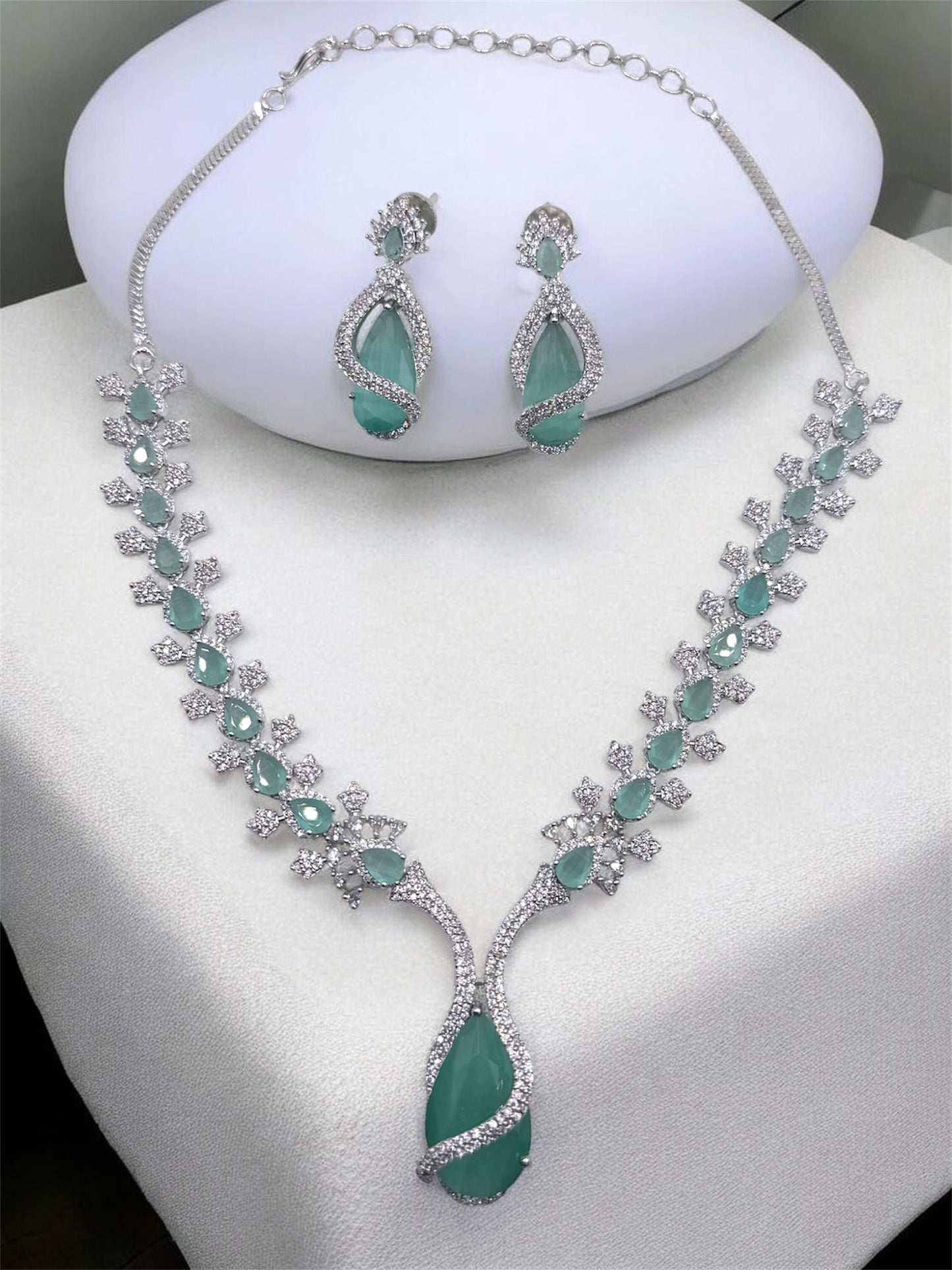 Narmin نرمين American Diamond Set in Mint over Silver